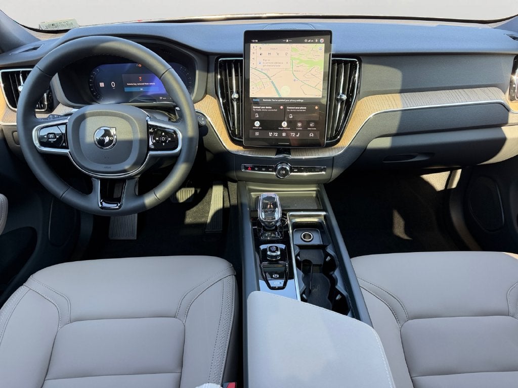 2027 Volvo XC60 B5 Plus