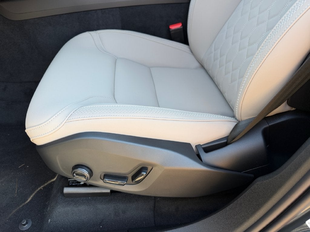 2027 Volvo XC60 B5 Plus
