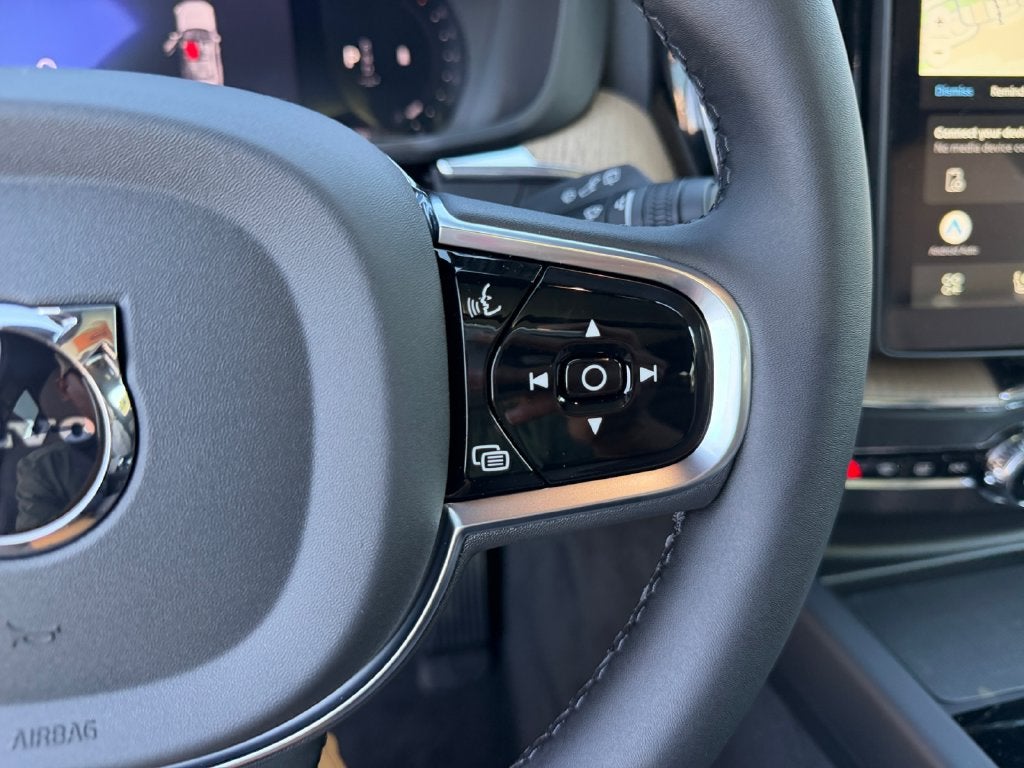 2027 Volvo XC60 B5 Plus