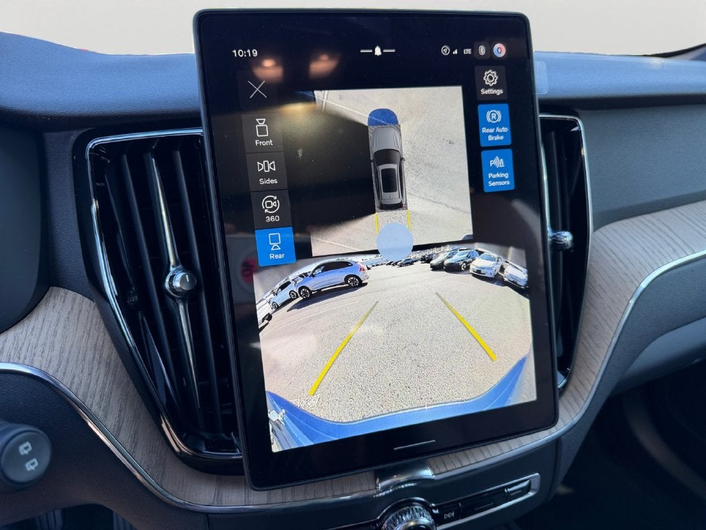 2027 Volvo XC60 B5 Plus