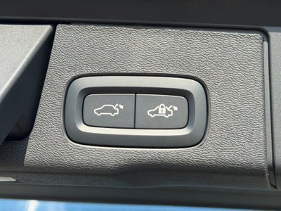 2027 Volvo XC60 B5 Plus
