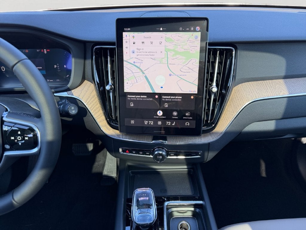 2027 Volvo XC60 B5 Plus