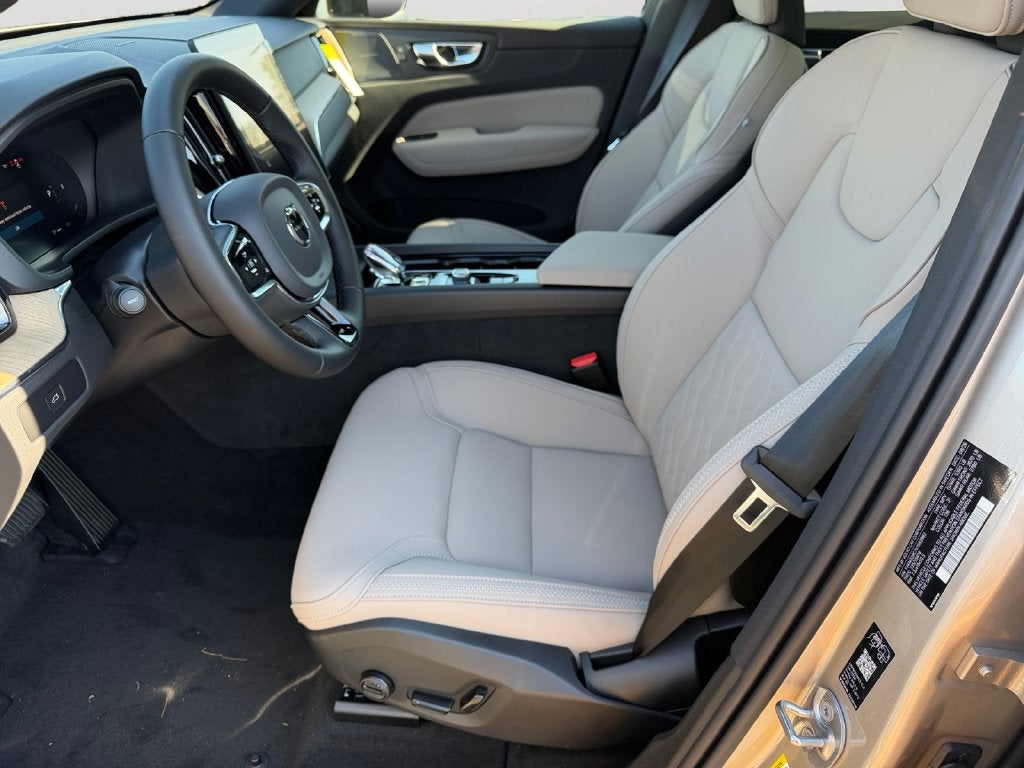 2027 Volvo XC60 B5 Plus
