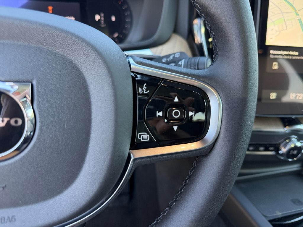 2027 Volvo XC60 B5 Plus