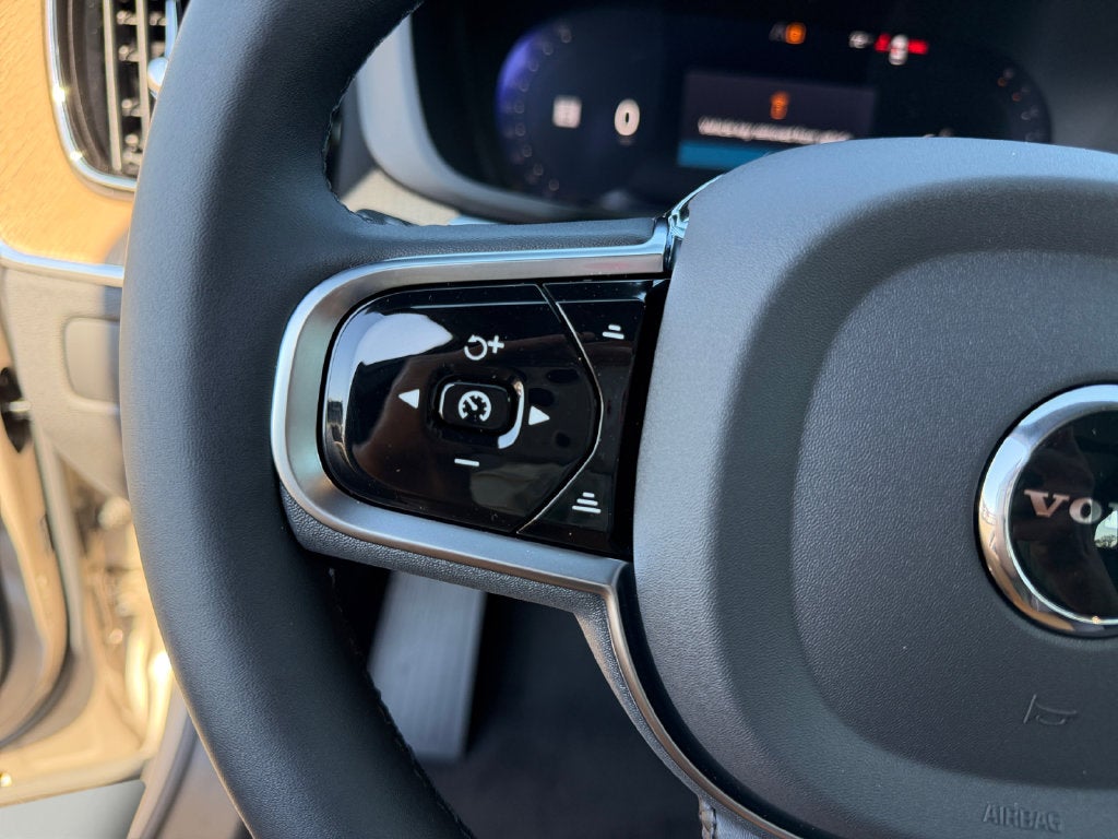 2027 Volvo XC60 B5 Plus