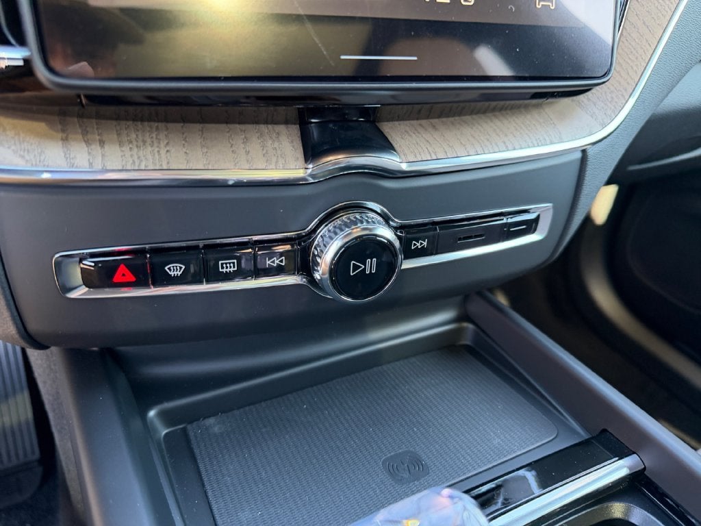 2027 Volvo XC60 B5 Plus