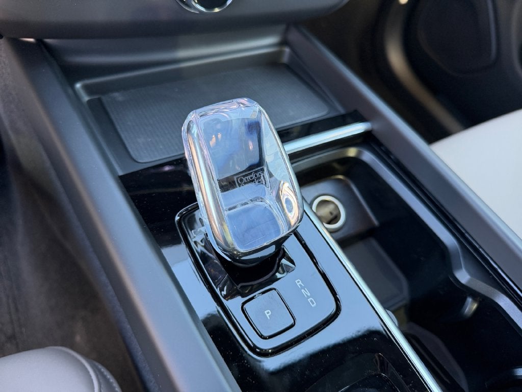 2027 Volvo XC60 B5 Plus