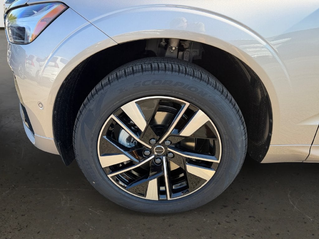2027 Volvo XC60 B5 Plus