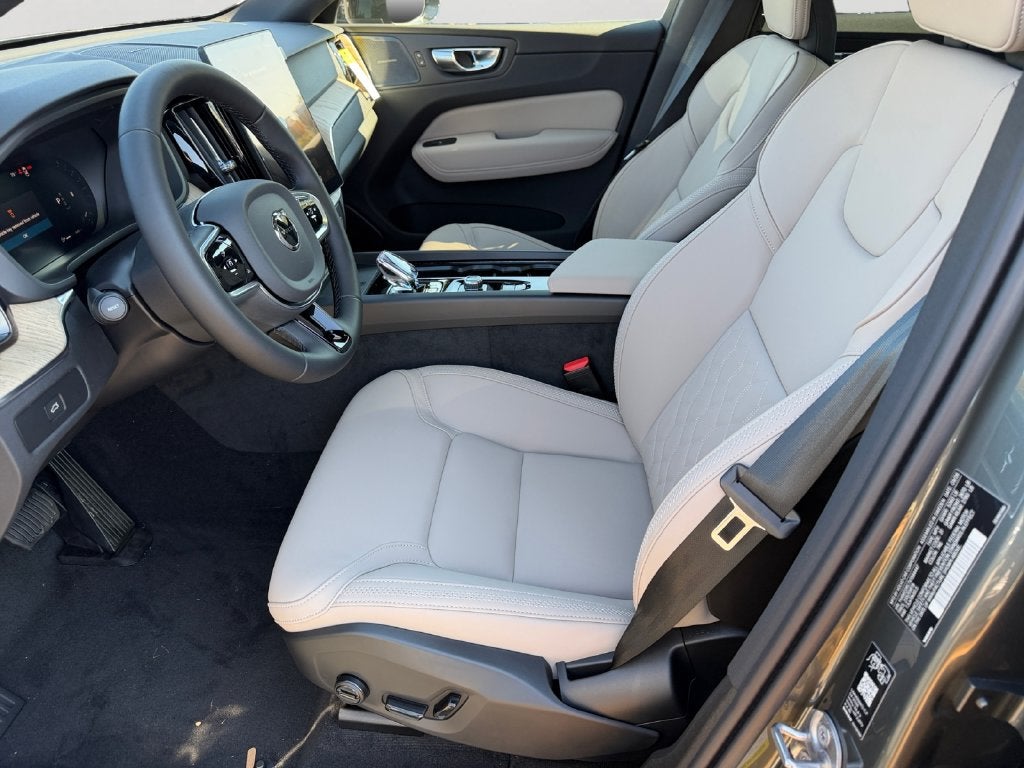 2027 Volvo XC60 B5 Plus