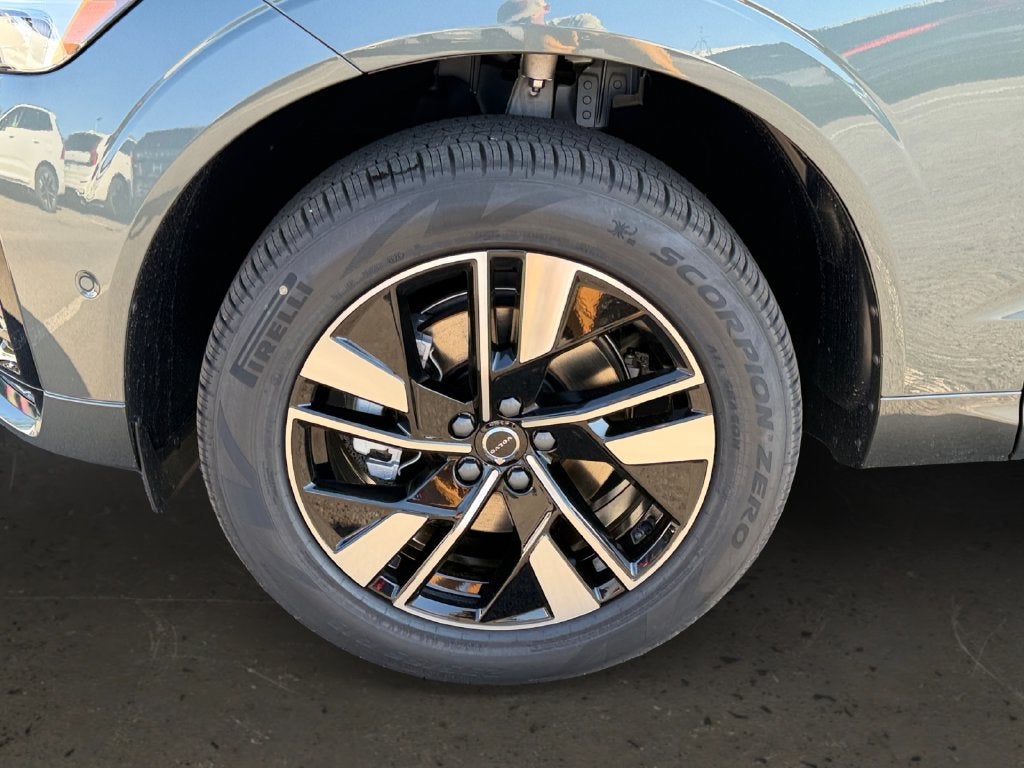 2027 Volvo XC60 B5 Plus