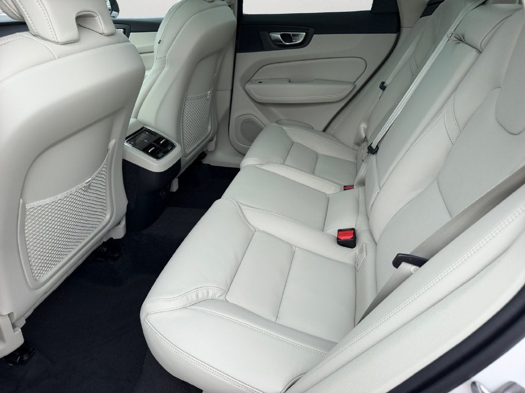 2027 Volvo XC60 B5 Ultra