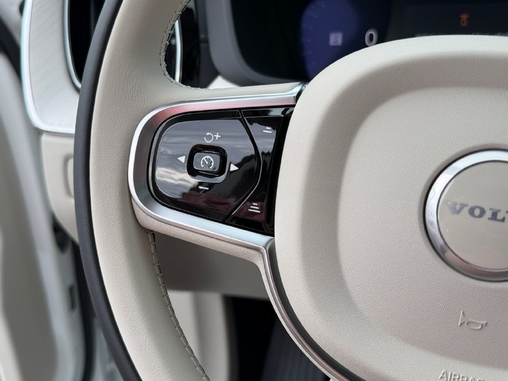 2027 Volvo XC60 B5 Ultra