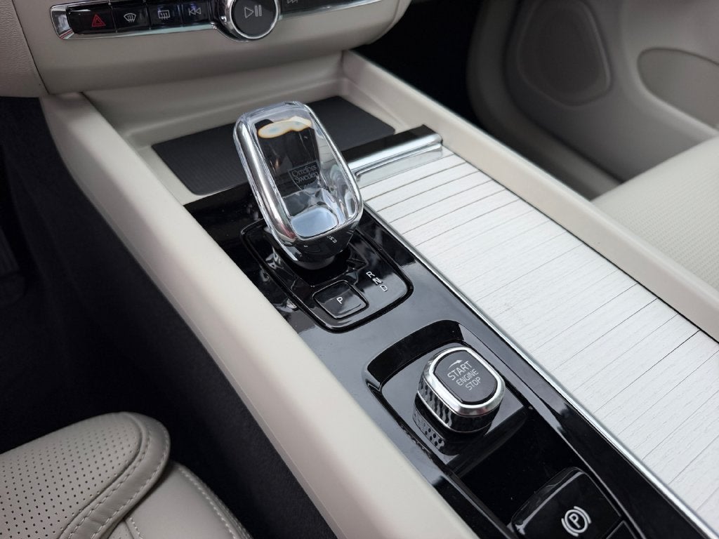 2027 Volvo XC60 B5 Ultra