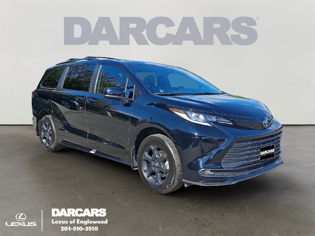 2025 Toyota Sienna Woodland Edition AWD