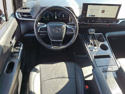 2025 Toyota Sienna Woodland Edition AWD