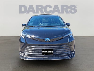 2025 Toyota Sienna Woodland Edition AWD