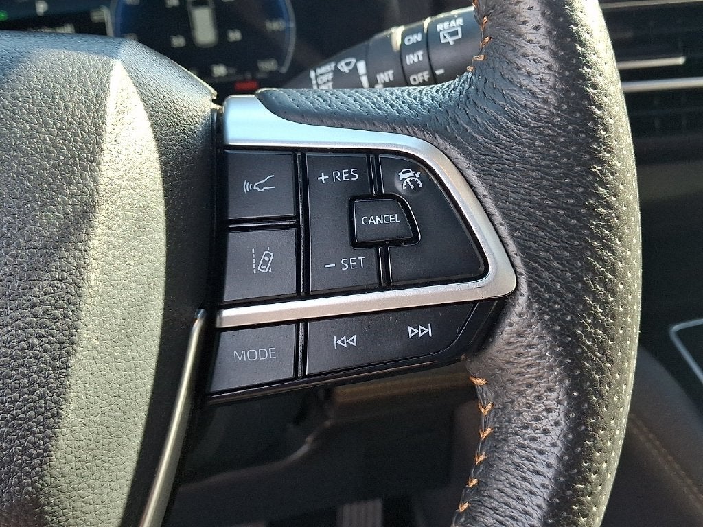2025 Toyota Sienna Woodland Edition AWD