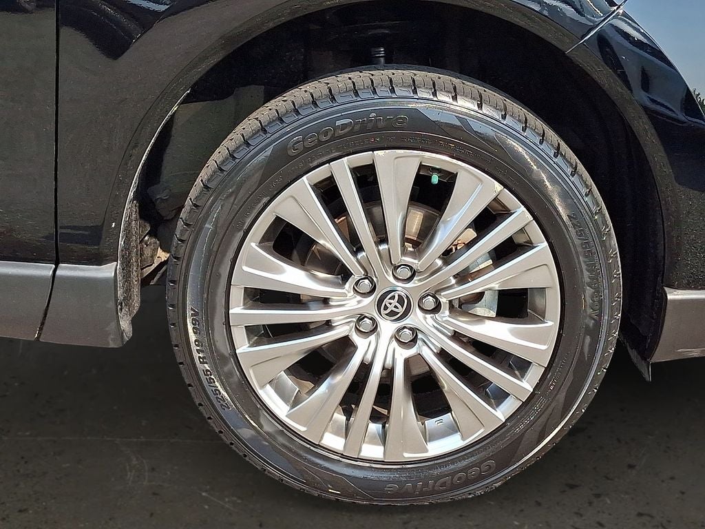 2023 Toyota Venza XLE