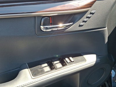 2016 Lexus ES 300h 300h