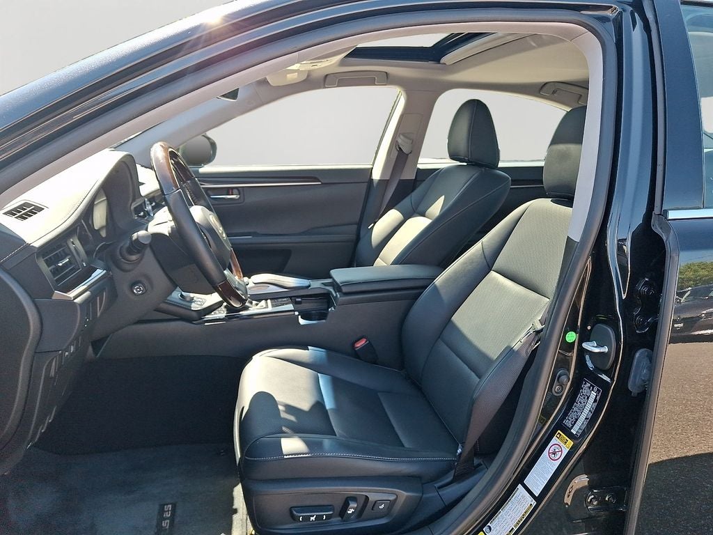 2016 Lexus ES 300h 300h