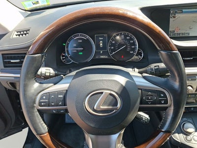 2016 Lexus ES 300h 300h