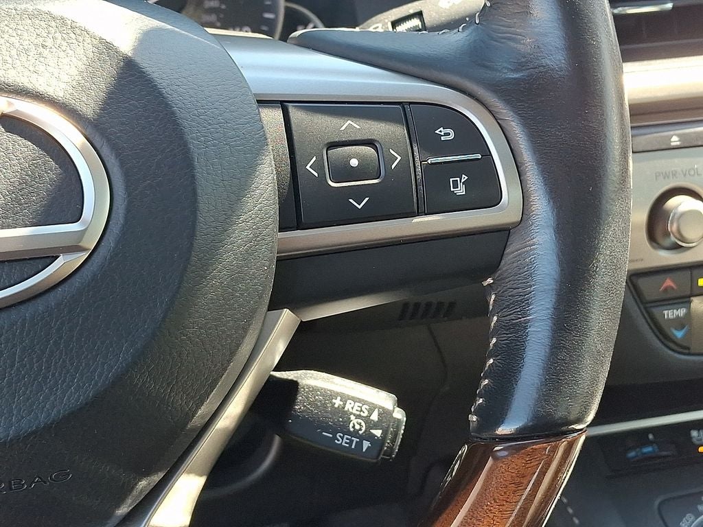 2016 Lexus ES 300h 300h