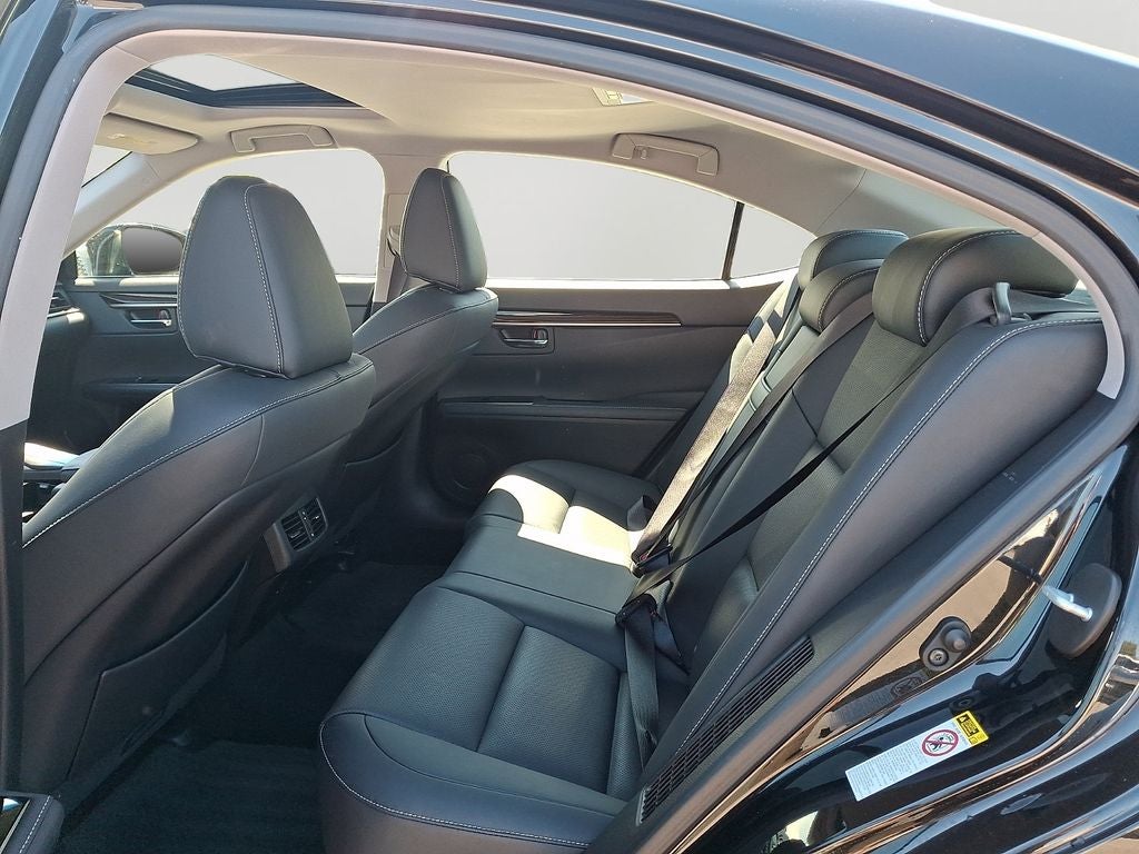 2016 Lexus ES 300h 300h