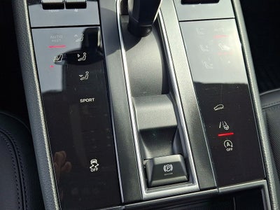2023 Porsche Macan Base