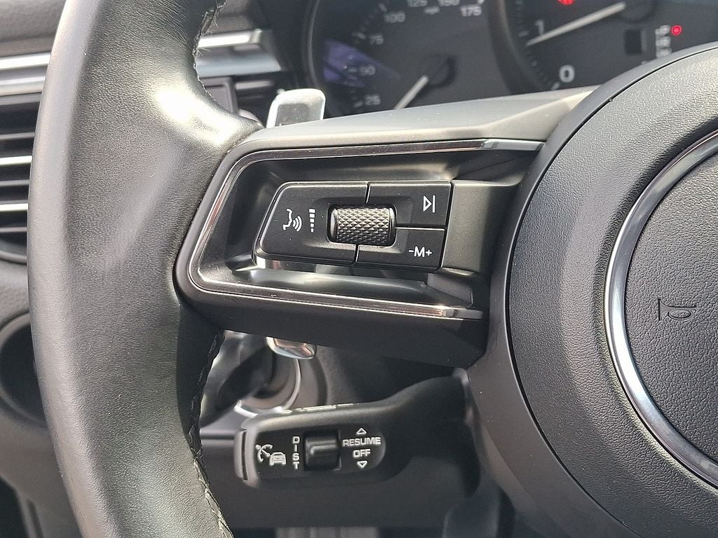2023 Porsche Macan Base