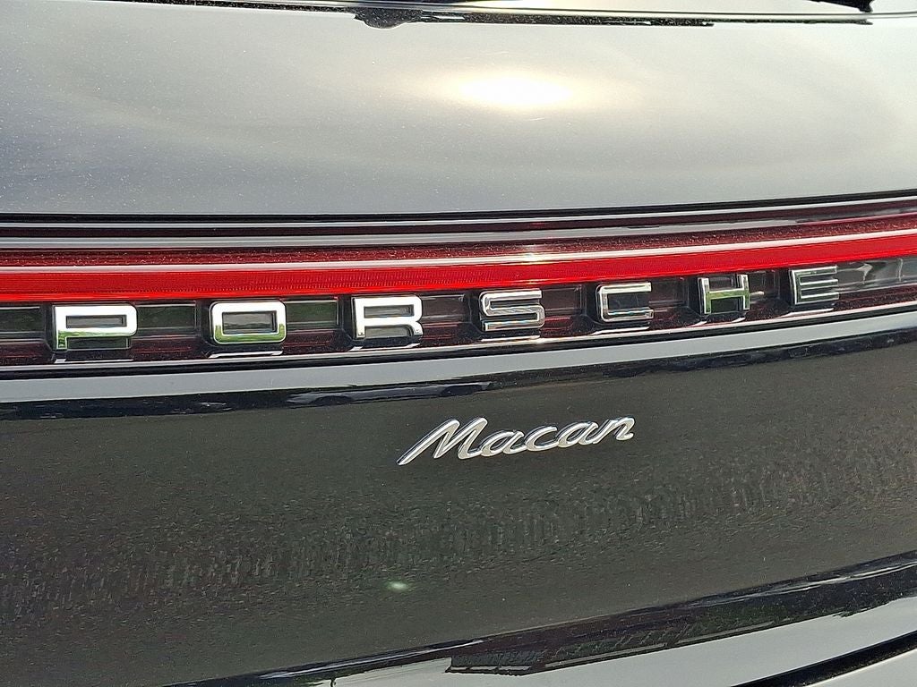 2023 Porsche Macan Base