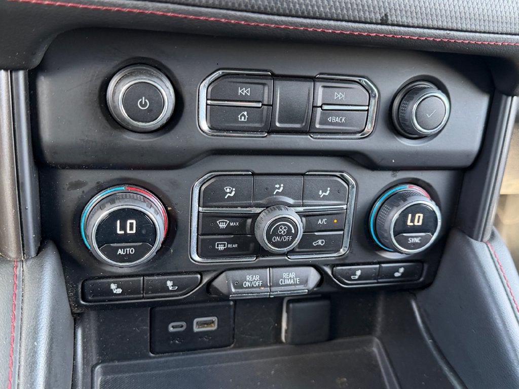 2023 Chevrolet Suburban RST