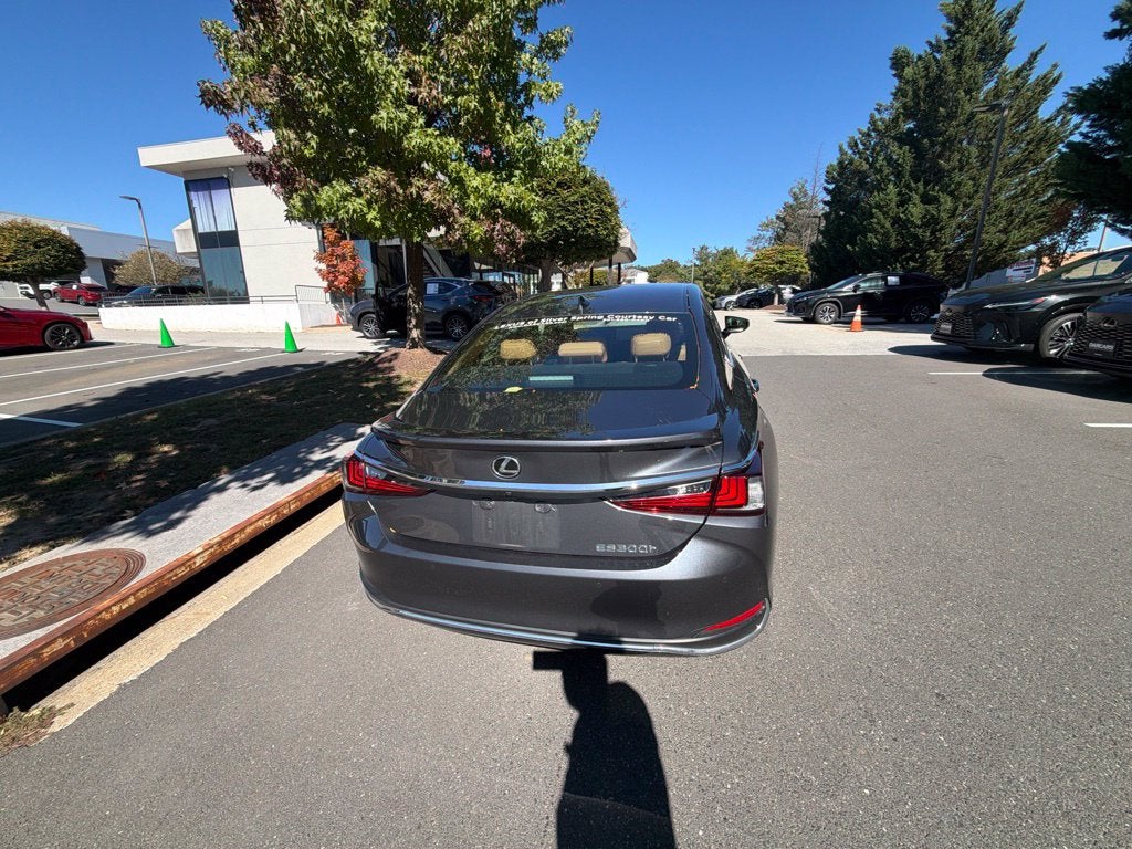 2025 Lexus ES 300h 300h