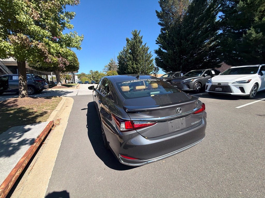 2025 Lexus ES 300h 300h