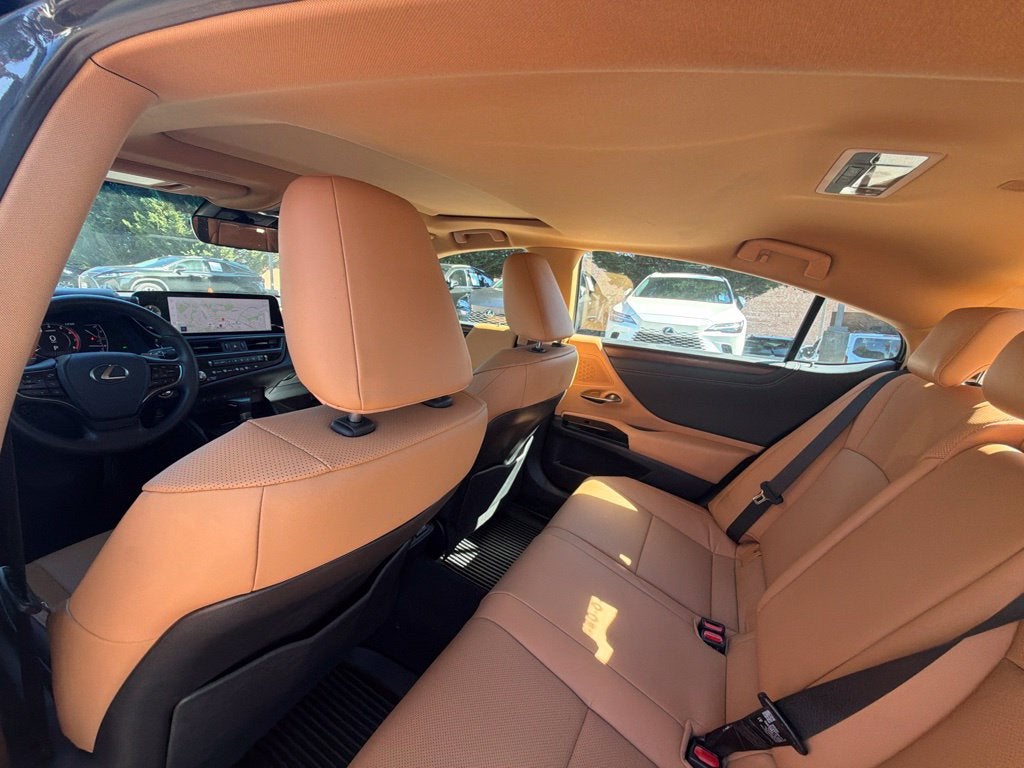 2025 Lexus ES 300h 300h