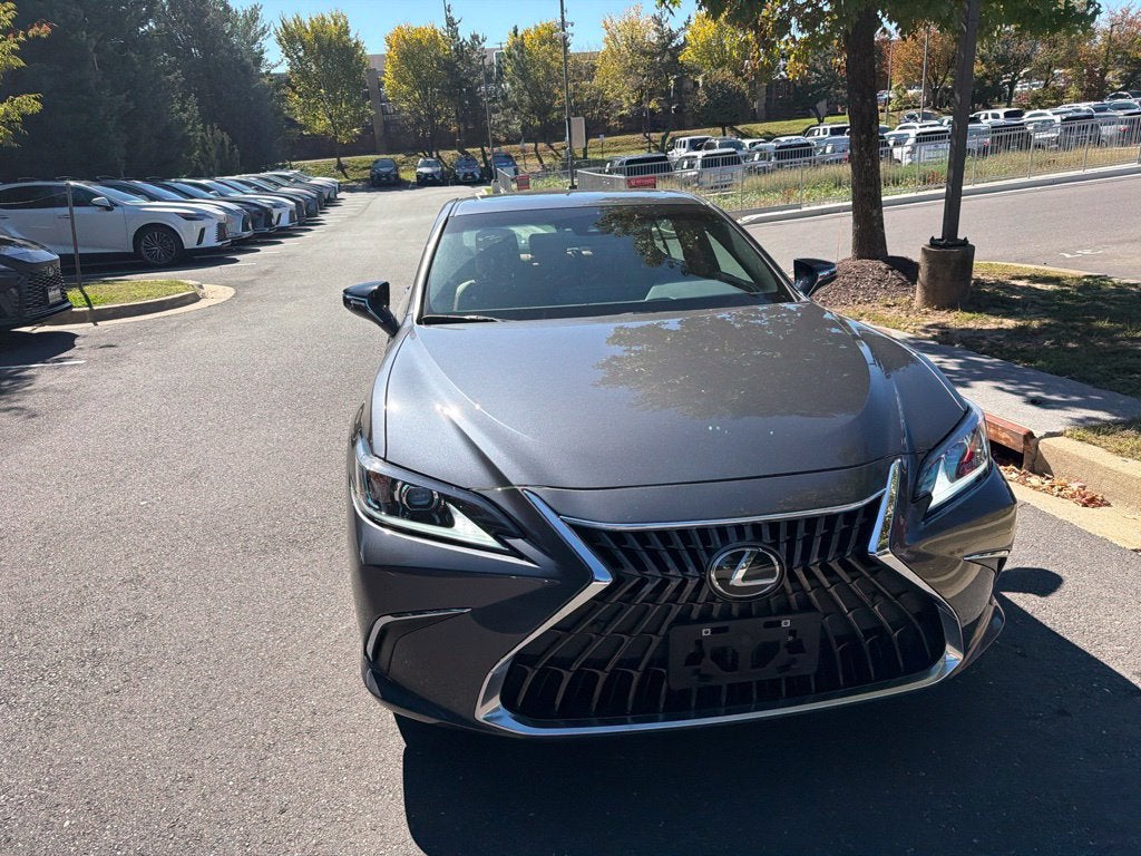 2025 Lexus ES 300h 300h