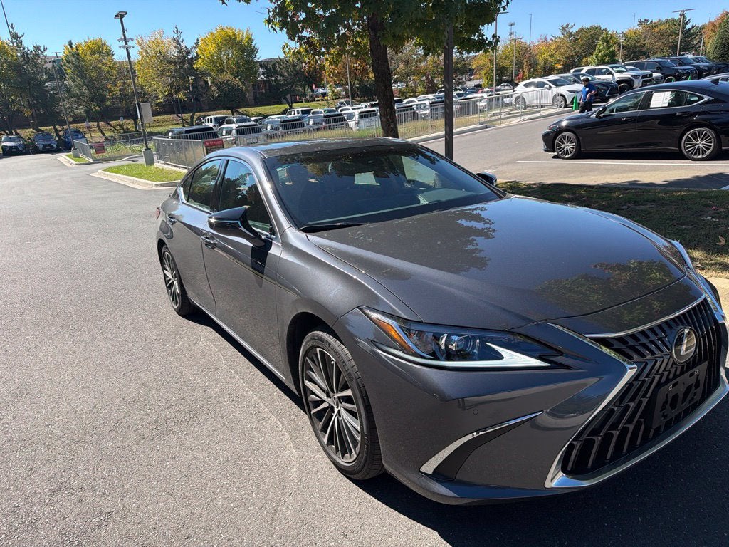 2025 Lexus ES 300h 300h