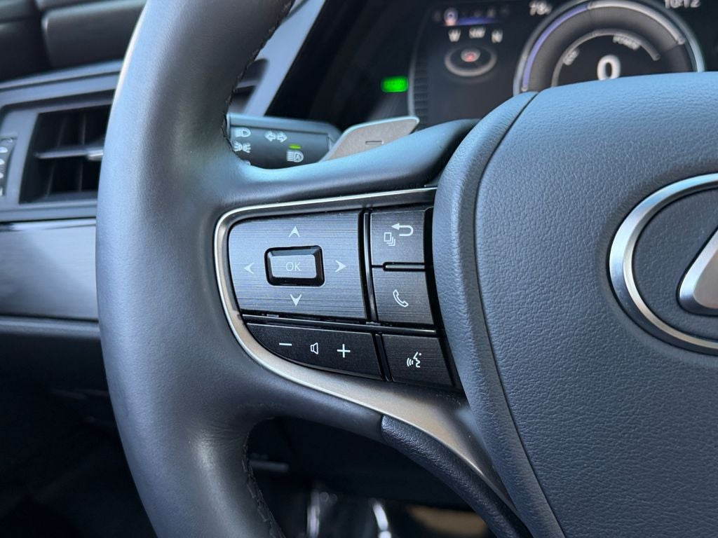 2022 Lexus ES 300h 300h