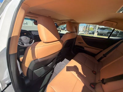 2025 Lexus ES 300h 300h