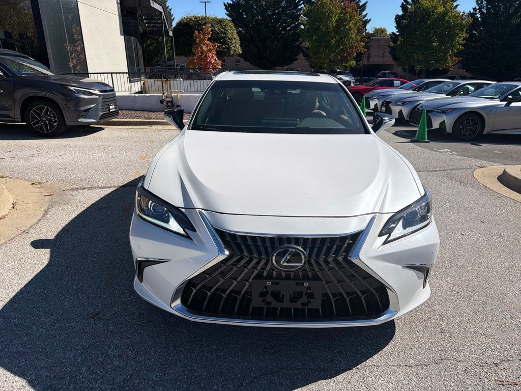 2025 Lexus ES 300h 300h