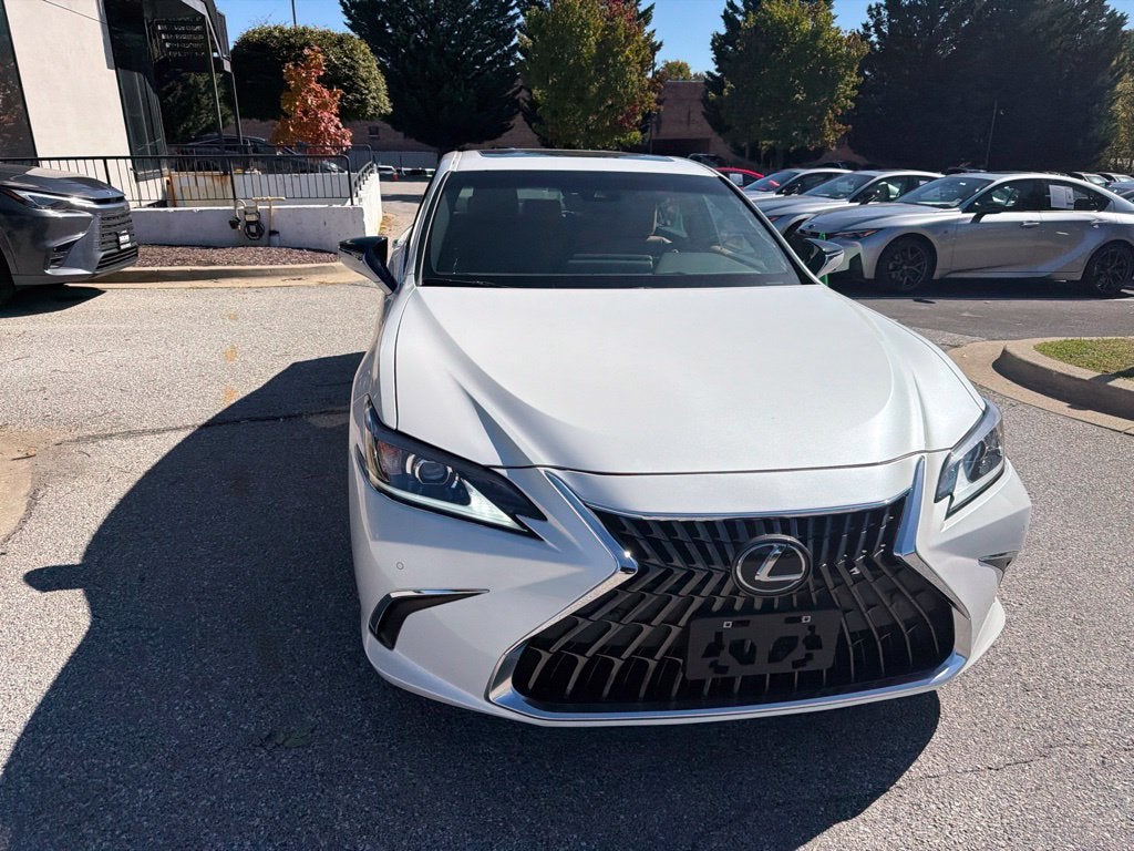2025 Lexus ES 300h 300h