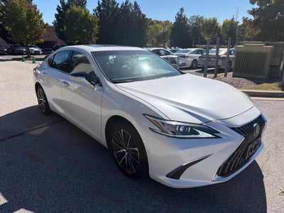 2025 Lexus ES 300h 300h