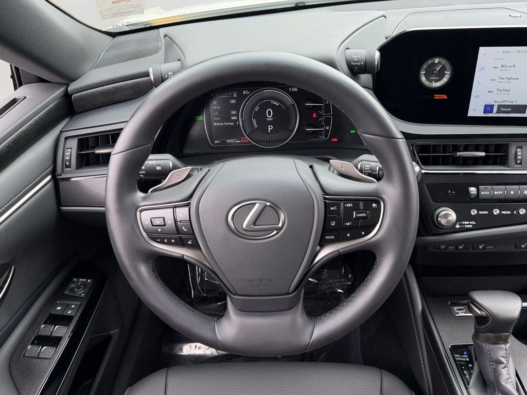 2025 Lexus ES 300h 300h
