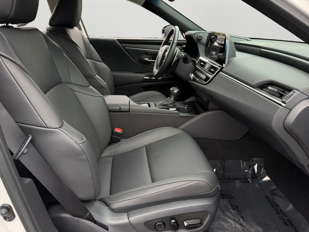 2025 Lexus ES 300h 300h