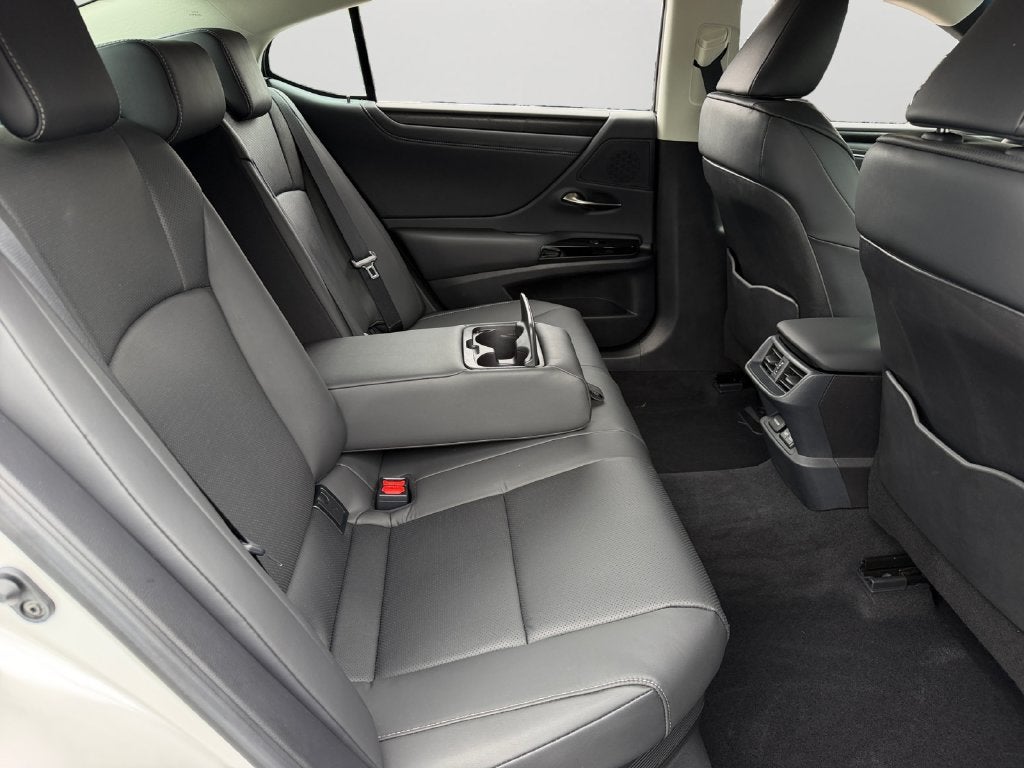 2025 Lexus ES 300h 300h