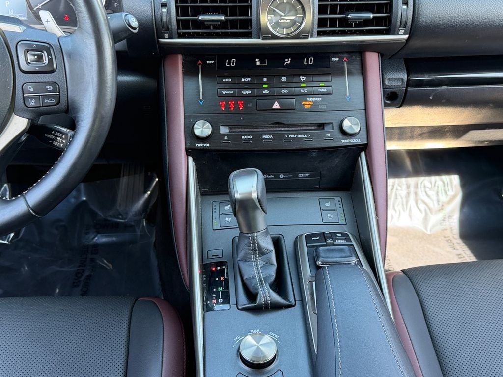 2017 Lexus IS 200t 200t
