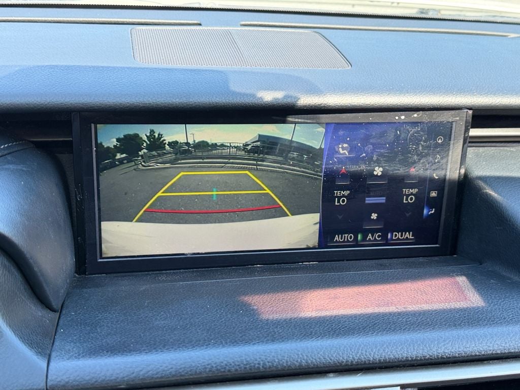 2017 Lexus IS 200t 200t