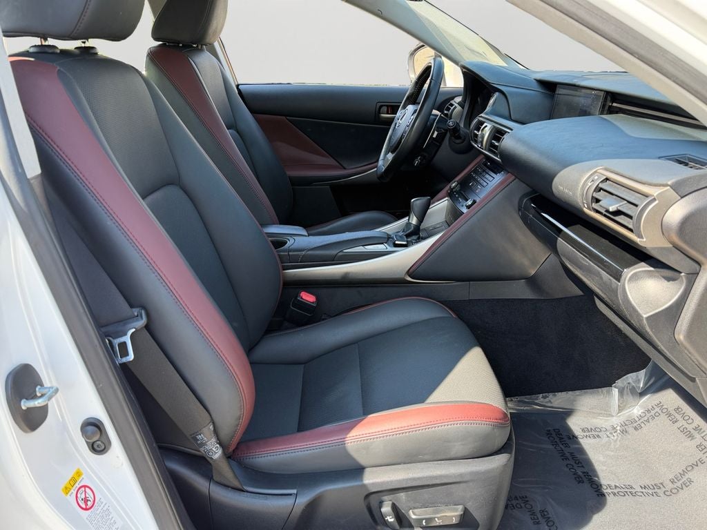 2017 Lexus IS 200t 200t