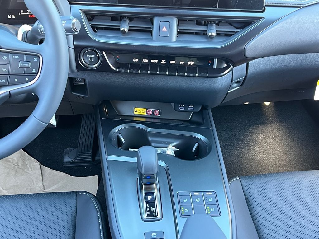 2025 Lexus UX 300h F SPORT Design