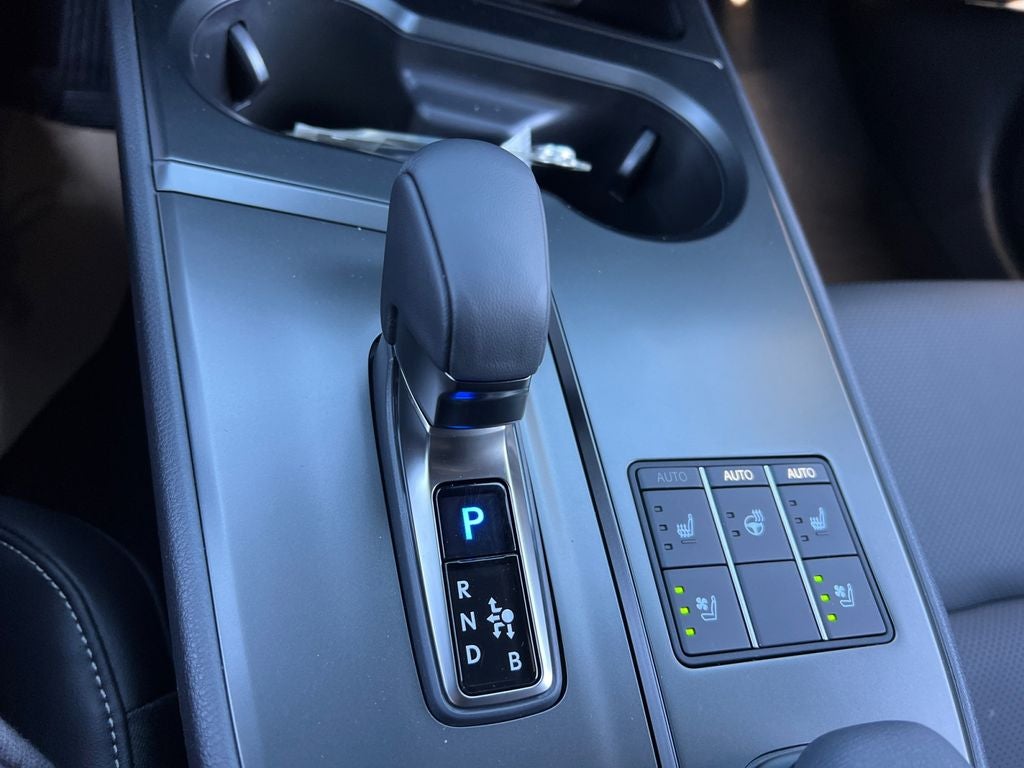 2025 Lexus UX 300h F SPORT Design