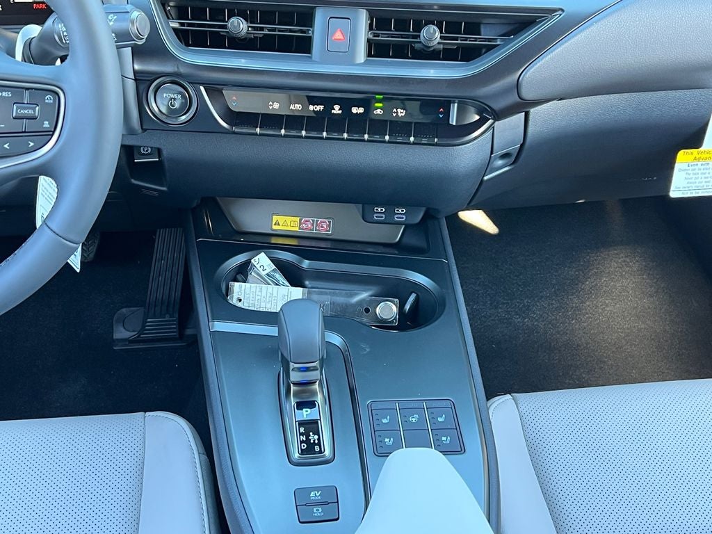 2025 Lexus UX 300h F SPORT Design